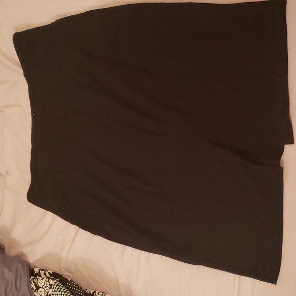 Ricki’s Size 14 "Miracle" Pencil Skirt - Picture 2 of 8